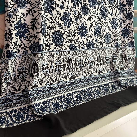 Laura Petites  Black and Blue Floral Tunic M - Picture 8 of 16